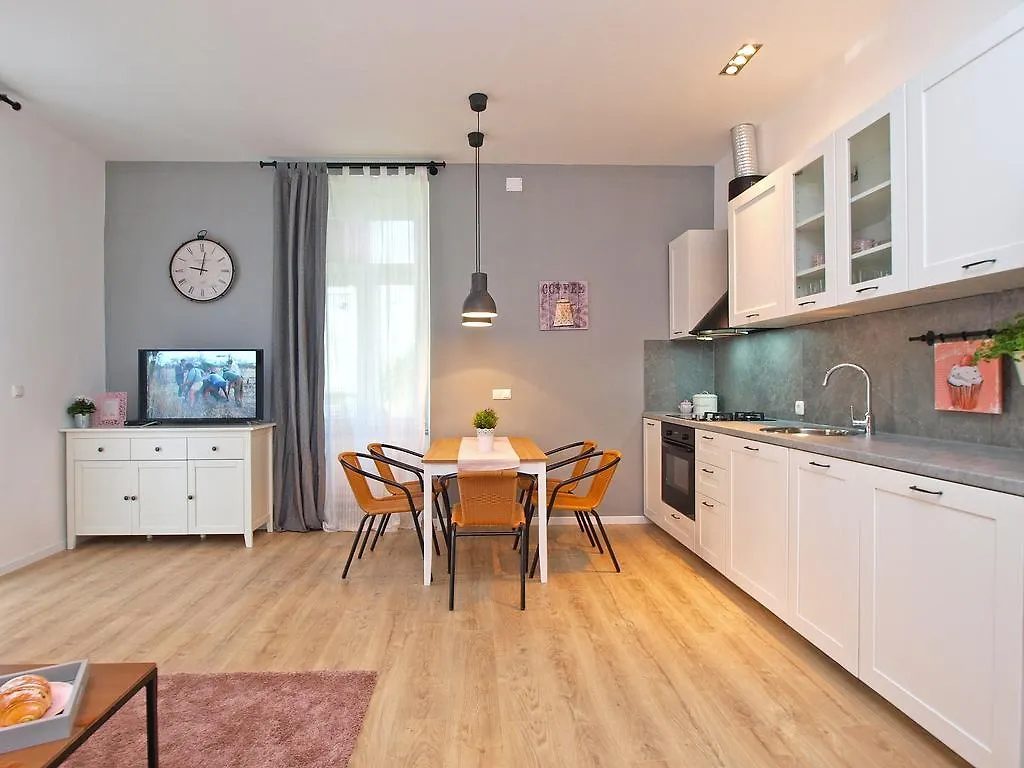 Apartments City Park 1472 Pula