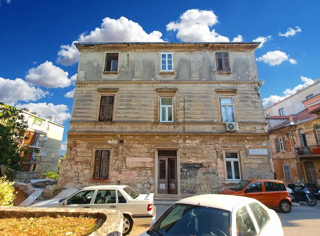 Apartments City Park 1472 Pula 0*,  Croatia