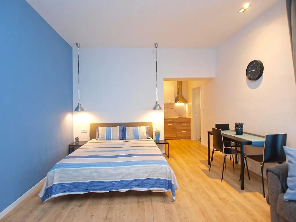 Apartments City Park 1472 Pula 0*,